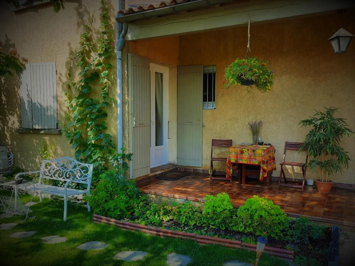 La Maison du Chemin des Prairies Morieres-les-Avignon 0*,